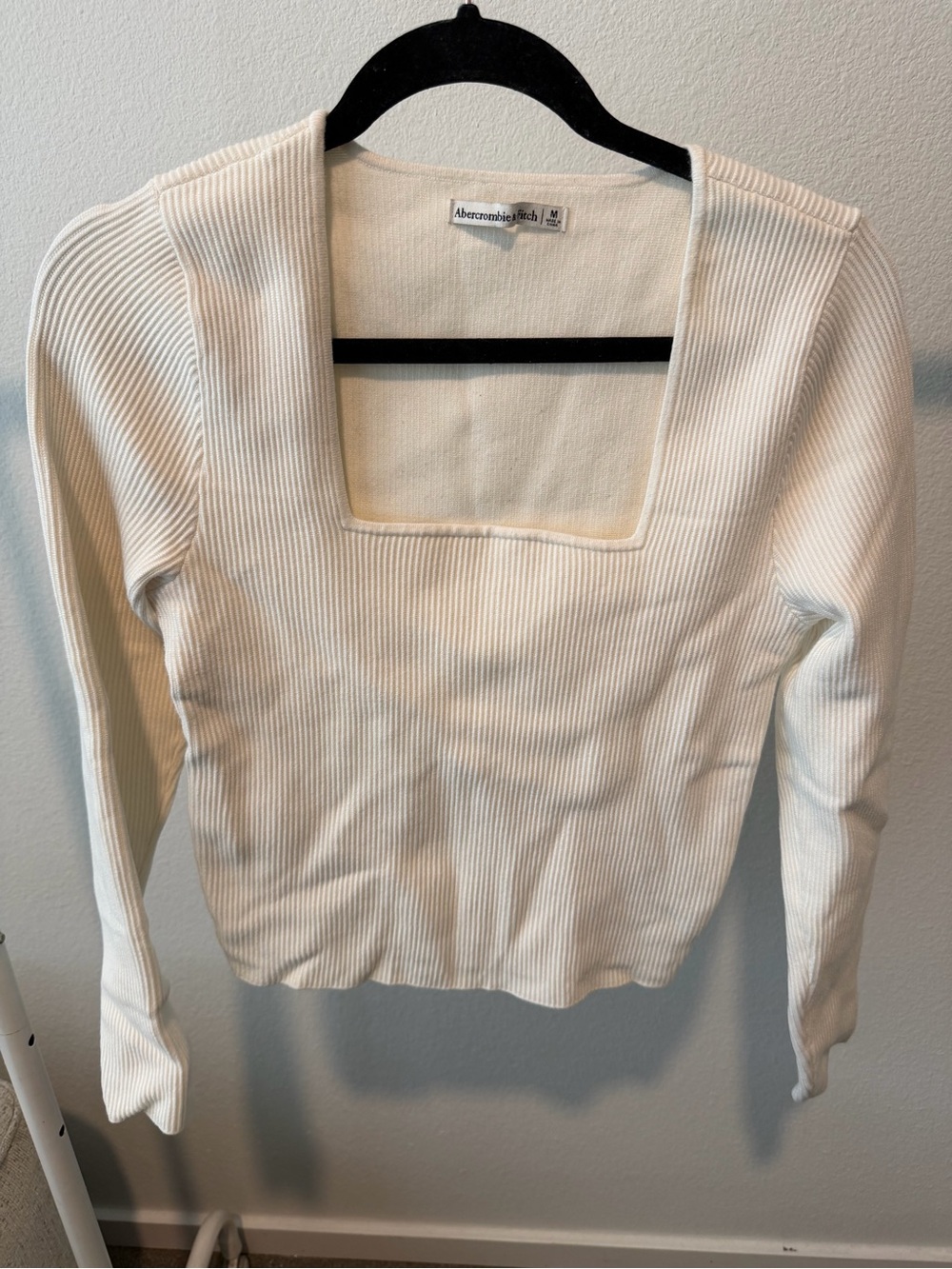 Abercrombie & Fitch Off-White Ribbed Square-Neck Long Sleeve Top
